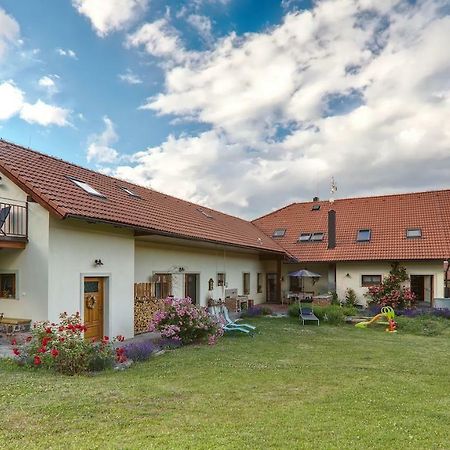 Zeleny Statek Apartamento Bzova Exterior foto