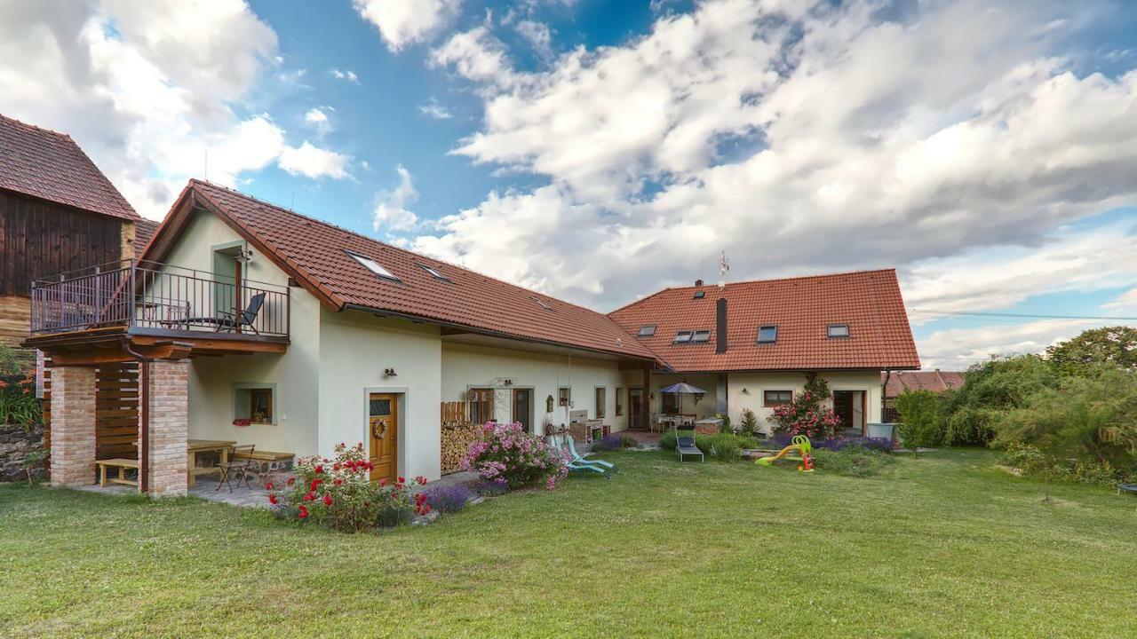 Zeleny Statek Apartamento Bzova Exterior foto